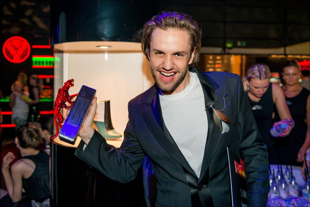 Reno, BUNTE, BUNTE.de, New Faces Award, Fashion, Schuhe, RTL, Frauke Ludowig, Mola Adebisi, Peyman Amin, Kena Amoa,Valentin von Arnim,Daniel Aßmann,Liz Baffoe,Cimen Bahri,Nicole Bauer,Aleksandra Bechtel,Anemone Beeser,Caroline Beeser,Ina Beissner,Thomas Bent,Tina Bordihn,Sarah Büren,Yvonne Burbach,Ann-Kathrin Carstensen,Manuel Cortez,Clara Dolny,Pete Dwojak,Wilma Elles,Dietrich Emter,Ilka Essmüller,Bruno Eyron,Franziska Fischer,Guido Frauenrath,Björn Freitag,Florian Frowein,Tom Gäbel,Julia Geithner,Corinna Giesen,Birte Glang,Anja Gockel,Jorge Gonzalez,Bentje Graumann,Max von der Groeben,Natascha Grün,Annica Hansen,Jan Hartmann,Doris Hartwich,Wolfgang Johannes Hein,Marion Heinrich,Aline Hochscheid,Christian Holst,Sarah Honne,Michael Imhof,Peter Imhof,Derya Issever,Joachim van Kann,Maite Kelly,Jana Julie Kilka,Jennifer Knäble,Anna Mareike Köhler,Wolfram Kons,Max Kysely,Kerstin Landsmann,Miriam Lange,Sarah Latton,Dominik Laux,Hien Le,Birgit Lechtermann,Simon Licht,Oliver Lühr,Ivan Mandzukic,Annalena Skörl Maul,Marina Miller,Annett Möller,Nina Moghaddam,Verena Mundhenke,Marie Nasemann,Klaus Nierhoff,Caroline Noeding,Ingo Nommsen,Heydi Nunez-Gomez,Melissa Ortiz-Gomez,Anne Petermann,Petra Pfaller,Alexander Polzin,Maria Poweleit,Stephanie Pupke,Thomas Rath,Tommy Reeve,Christina Ringer,Astrid Rudolph,Isabelle Sauer,Alexandra Schiess,Marco Schreyl,Eleonore von Schwanenflügel,Andi Slawinski,Lars Steinhöfel,Julia Stoschek,Bonnie Strange,Ivan Strano,Luca Strehle,Selina Strunck,Türkiz Talay,Inna Thomas,Dawid Tomaszewski,Klaus Unrath,Sylvia Walker,Alexander Weih,Jo Weil,Jesko Wilke,Yvonne Woelke,Luca Zamperoni,Antonia Zander,Tom Zauke,Verena Zimmermann