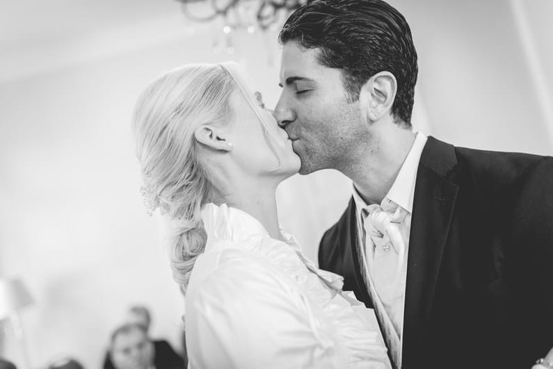 Fotografie, Hochzeit, Hochzeiten, Hochzeitsbilder, Hochzeitsfotograf, Hochzeitsfotos, Hochzeitsmakeup, Hochzeitsreportage, profesionelle Hochzeitsbilder, professioneller Hochzeitsfotograf, Romantisch, Sonnenstrahlen, Verträumt, Wedding, Valentinstag, Groß-Gerau, Mörfelden, Walldorf, Frankfurt, Jagdschloss Mönchbruch (6)