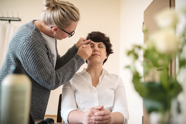  Baumstammsägen, Eltville, Etville, Fotografie, Geisenheim, Herbsthochzeit, Hochzeit, Hochzeiten, Hochzeitsbilder, Hochzeitsfotograf, Hochzeitsfotos, Hochzeitsmakeup, Hochzeitsreportage, Johannisberg, Kiedrich, Kirche, kirchliche Trauung, Kloster, Mainz, Oktober, profesionelle Hochzeitsbilder, professioneller Hochzeitsfotograf, Reportage, Rhein-Main-Gebiet, Rheingau, Romantisch, Sektempfang, süss, Verträumt, Wedding, Wein, Weinberge, Wiesbaden (2)