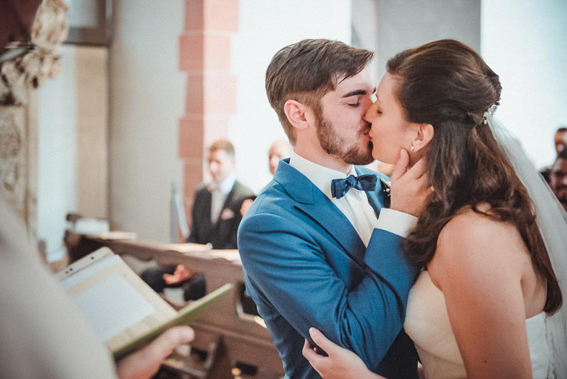 Kuss Liebe romantisch Trauung Kirche Ehe Bund Versprechen Mann&Frau 