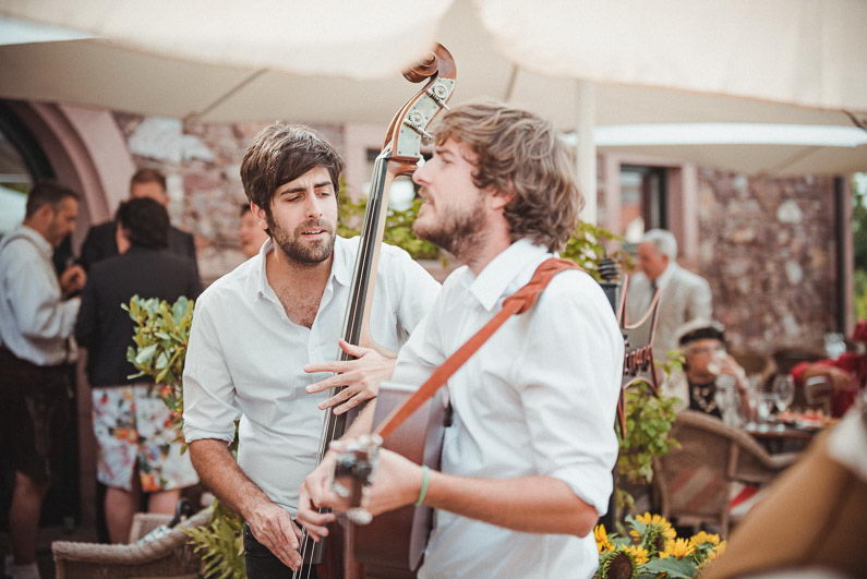 Musik Band Instrumente Männer Gesang Fest Feier Hochzeit Gitarre Chello