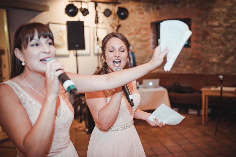 Feier Gesang Rede Spaß Mikrofon Leuchten Saal Laptop Feier Hochzeit 