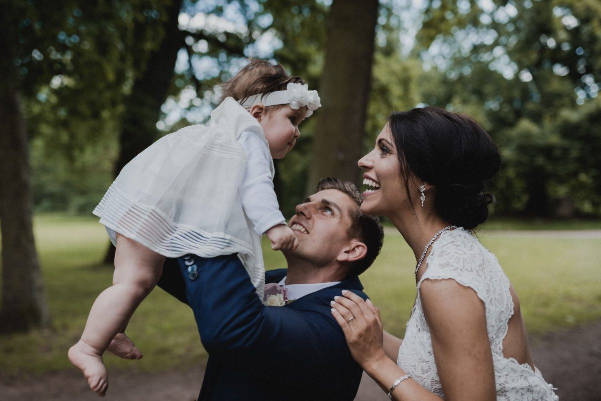 Baby Taufkleid weis Blumenstirnband mama papa heirat