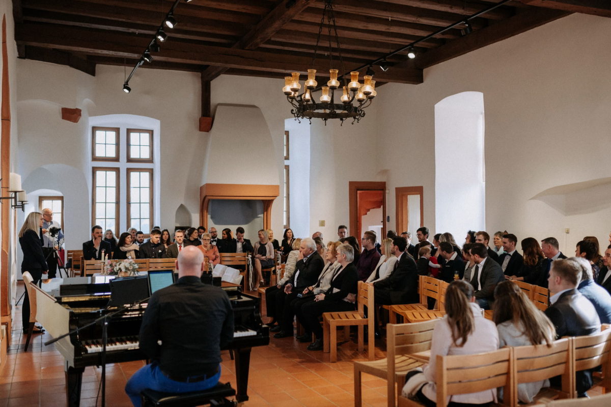 Standesamt Alzenau,Burg,Trauung,Klavier,Gäste,Kronleuchter