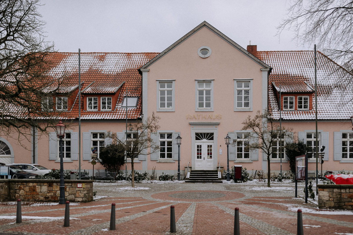 Bad Iburg Rathaus, Eingang,Parkplatz,Schnee