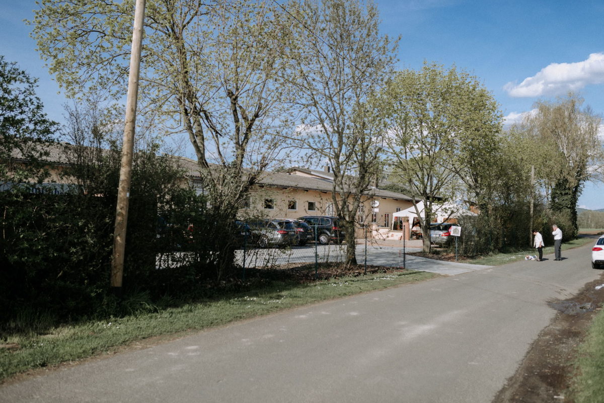 Jakobshof Großostheim,Parkplatz,Bäume,Autos