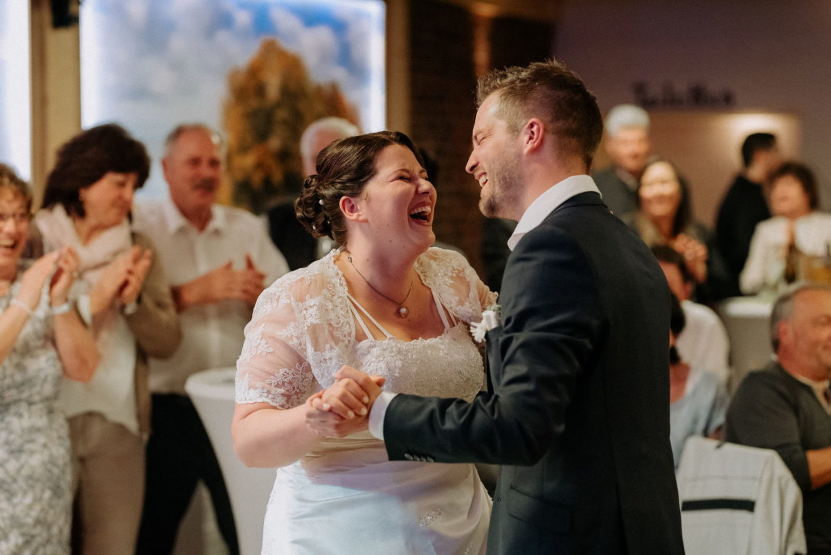 Hochzeitstanz,Eröffnungstanz,Tanzfläsche,Applaus