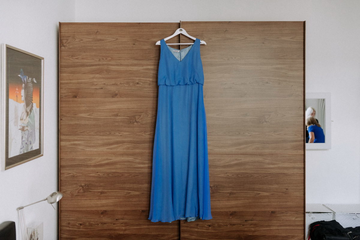 Kleiderschrank,blaues Kleid,Wandbild,Spiegel