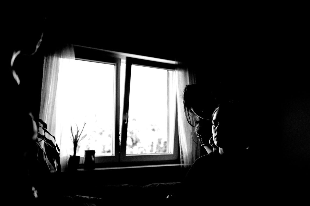 Fenster, Braut, Frauen, Frisur, Pflanze, schwarzweiß