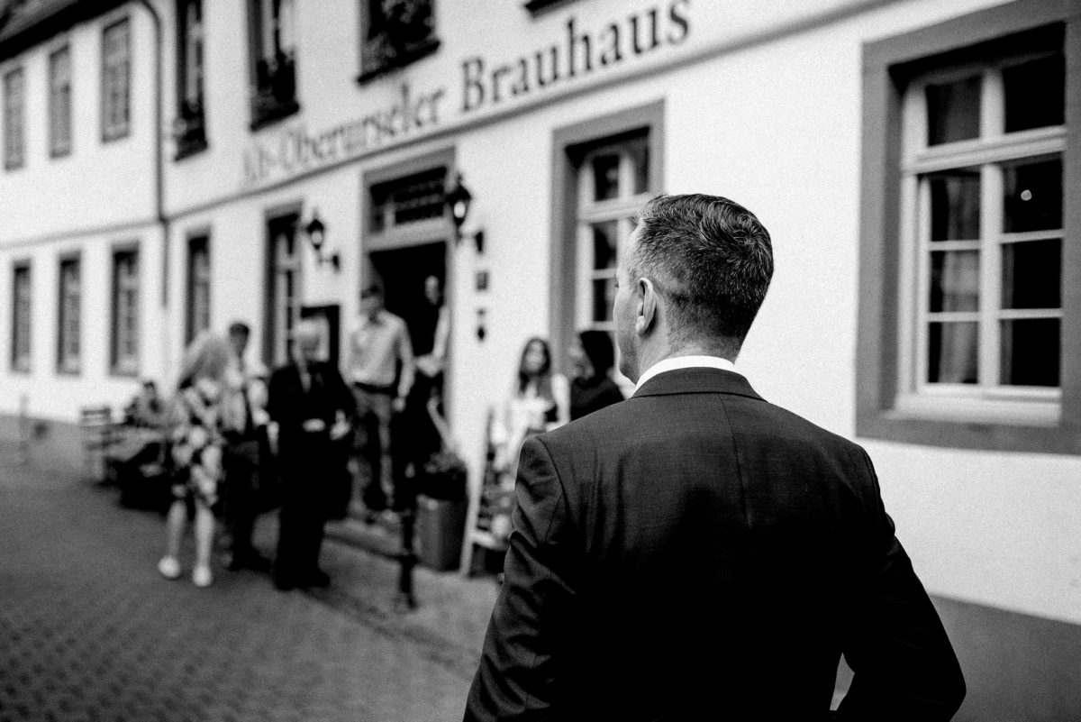 Feierlocation, Hochzeitslocation, Alt-Oberurseler Brauhaus, Kopfsteinpflaster, heiraten, Hochzeitsfotografie