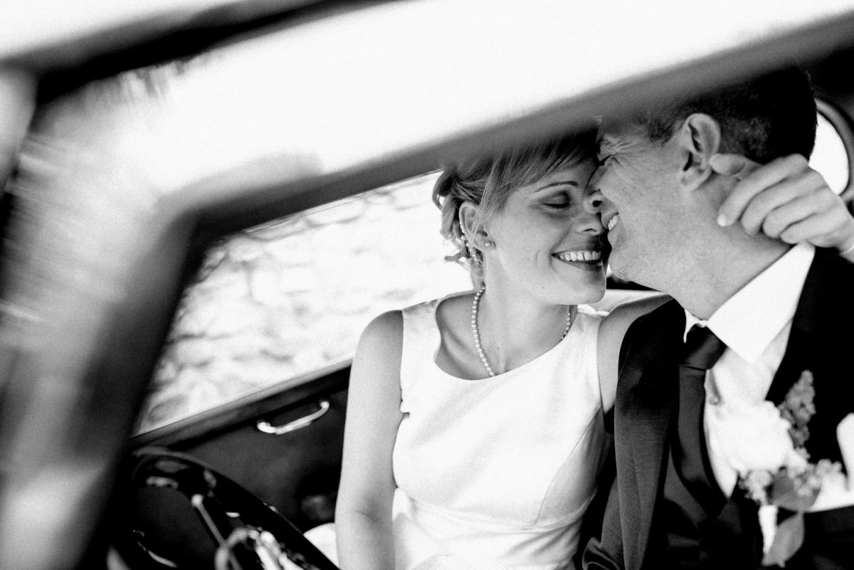 Hochzeitsfotograf, Brautpaar, Ehepaar, heiraten, Mercedes Benz, Oldtimer, Hochzeitsauto
